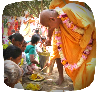 HH Gopal Krishna Maharaj ji Food Serving iskcon delhi